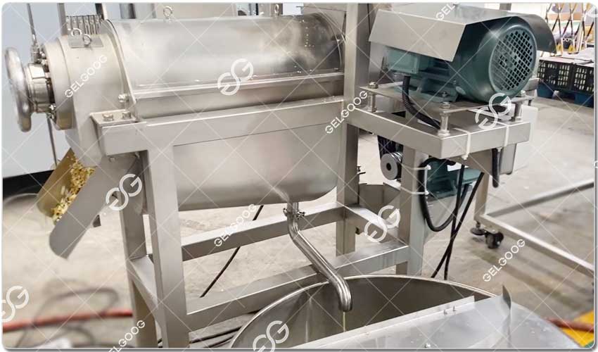 machine à jus de pomme.jpg